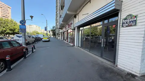 Context Podcast Studio București – Parcare în față